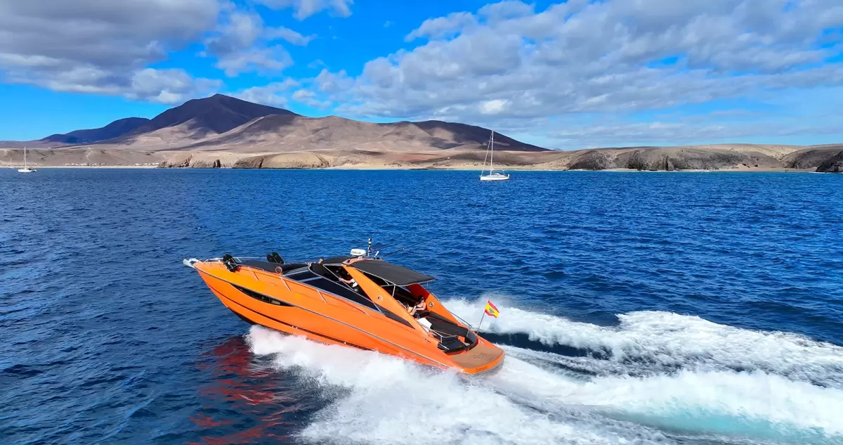 Luxurious Sunseeker 43 Boat Tours Lanzarote